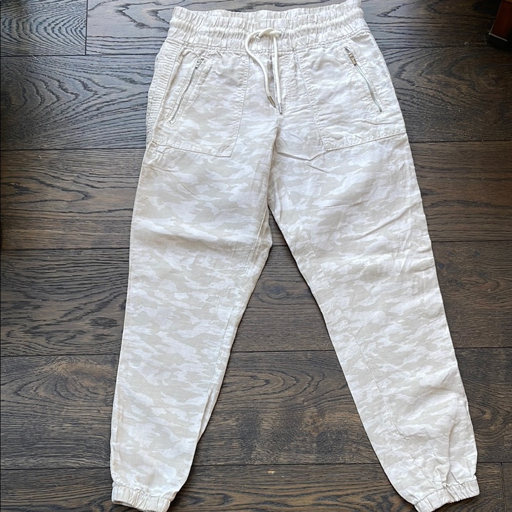Athleta Linen Camo Jogger